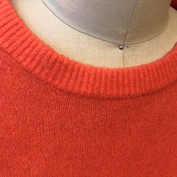 Elodie Sz M tangerine sorbet orange sweater. Vintage vibes w/ Gathered shoulders - Picture 4 of 10